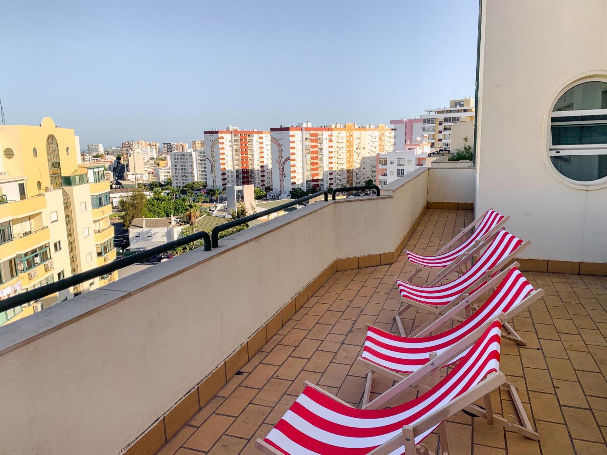 Hostel Wakeup Triplex House FAO